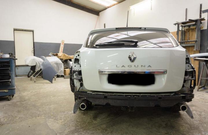 Nos carrossiers réalisent également les travaux de peinture automobile à Chelles